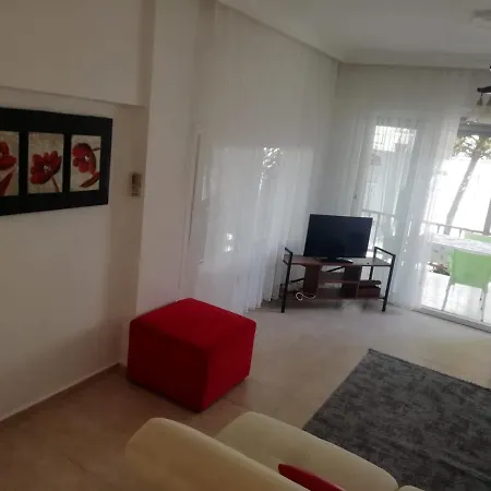 Denize Kenarinda Konforlu Villa Willa Kusadası