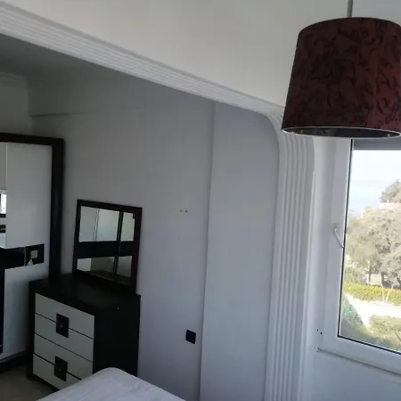 Denize Kenarinda Konforlu Villa Willa *